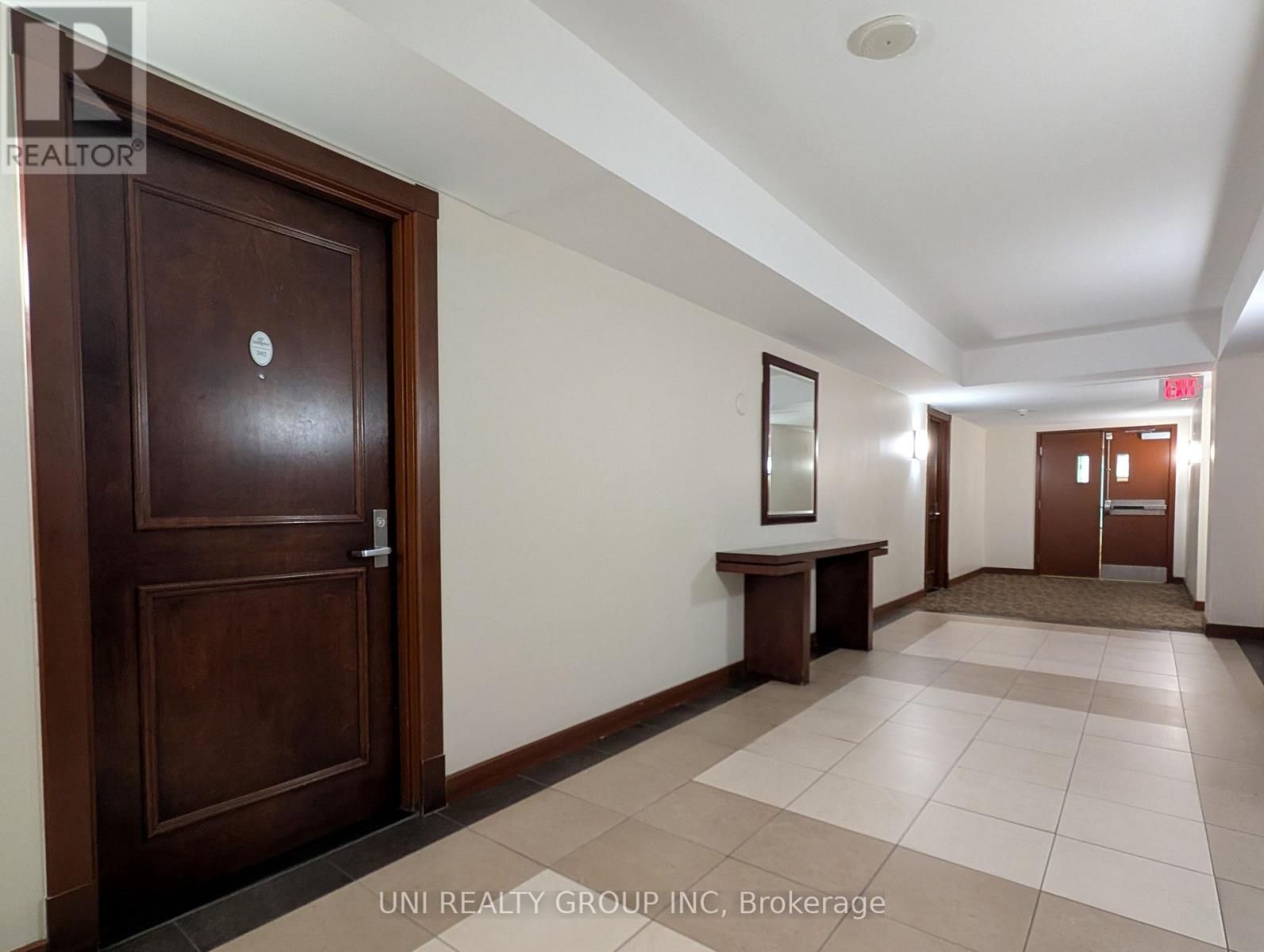 302 - 200 Rideau Street Property Photo 7