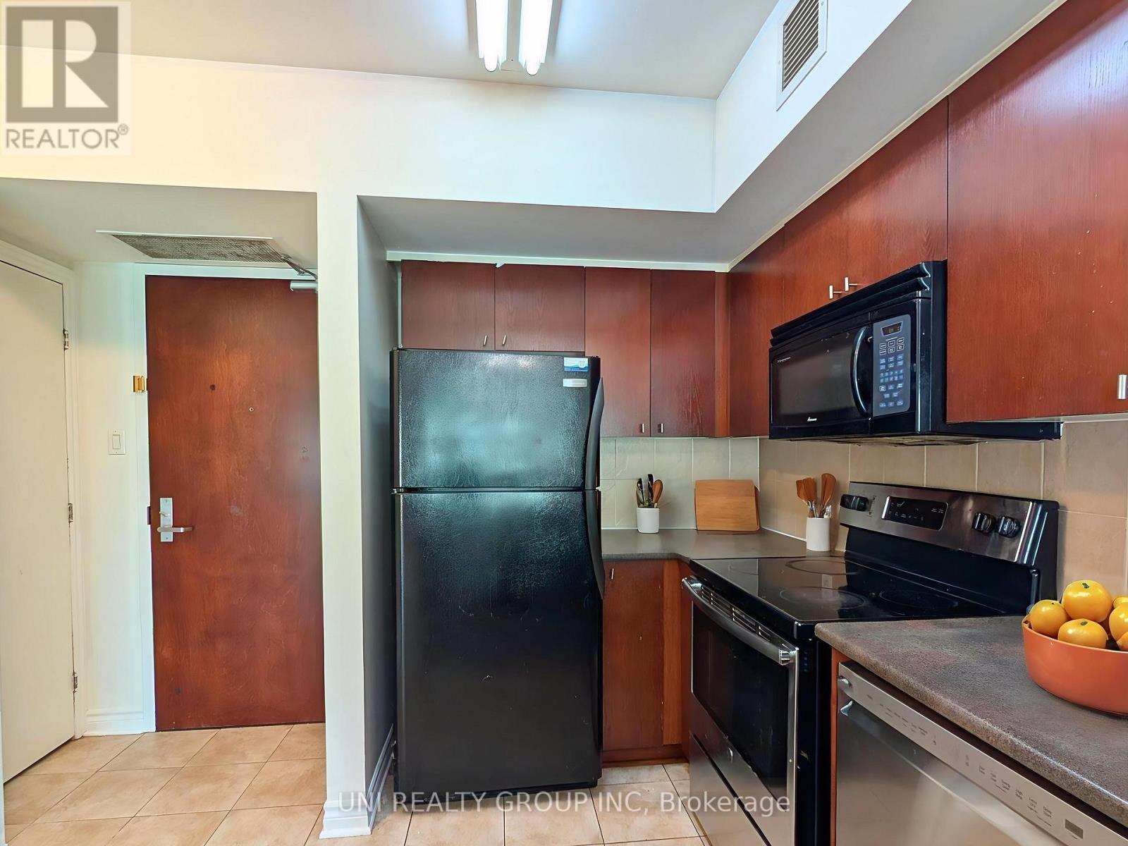 302 - 200 Rideau Street Property Photo 8