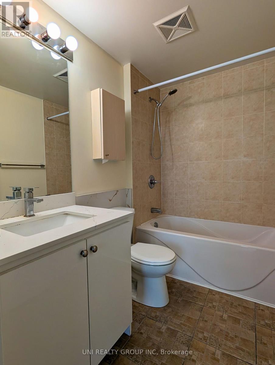 302 - 200 Rideau Street Property Photo 28