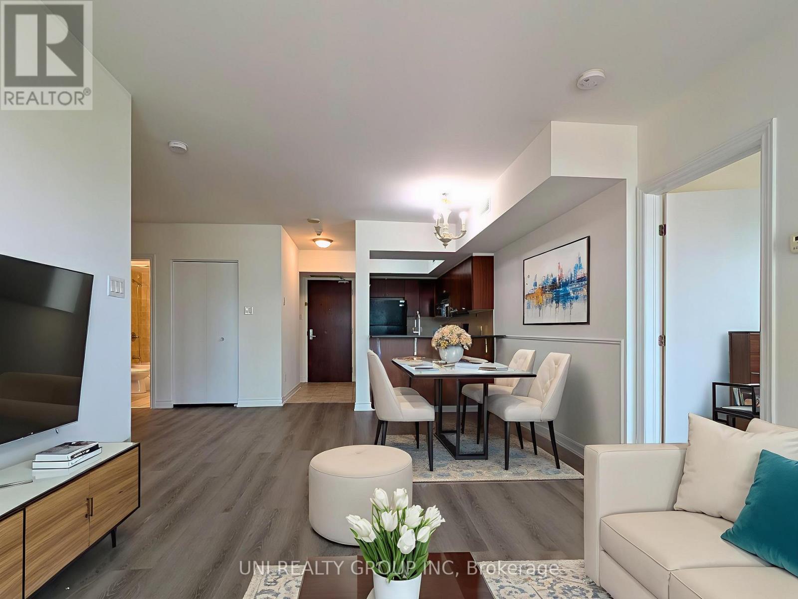 302 - 200 Rideau Street Property Photo 32