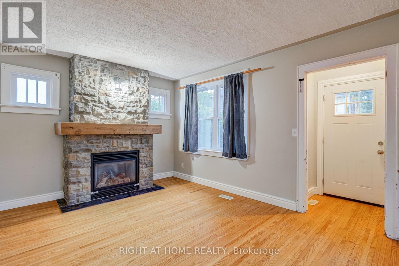 38 Washington Street Property Photo 6