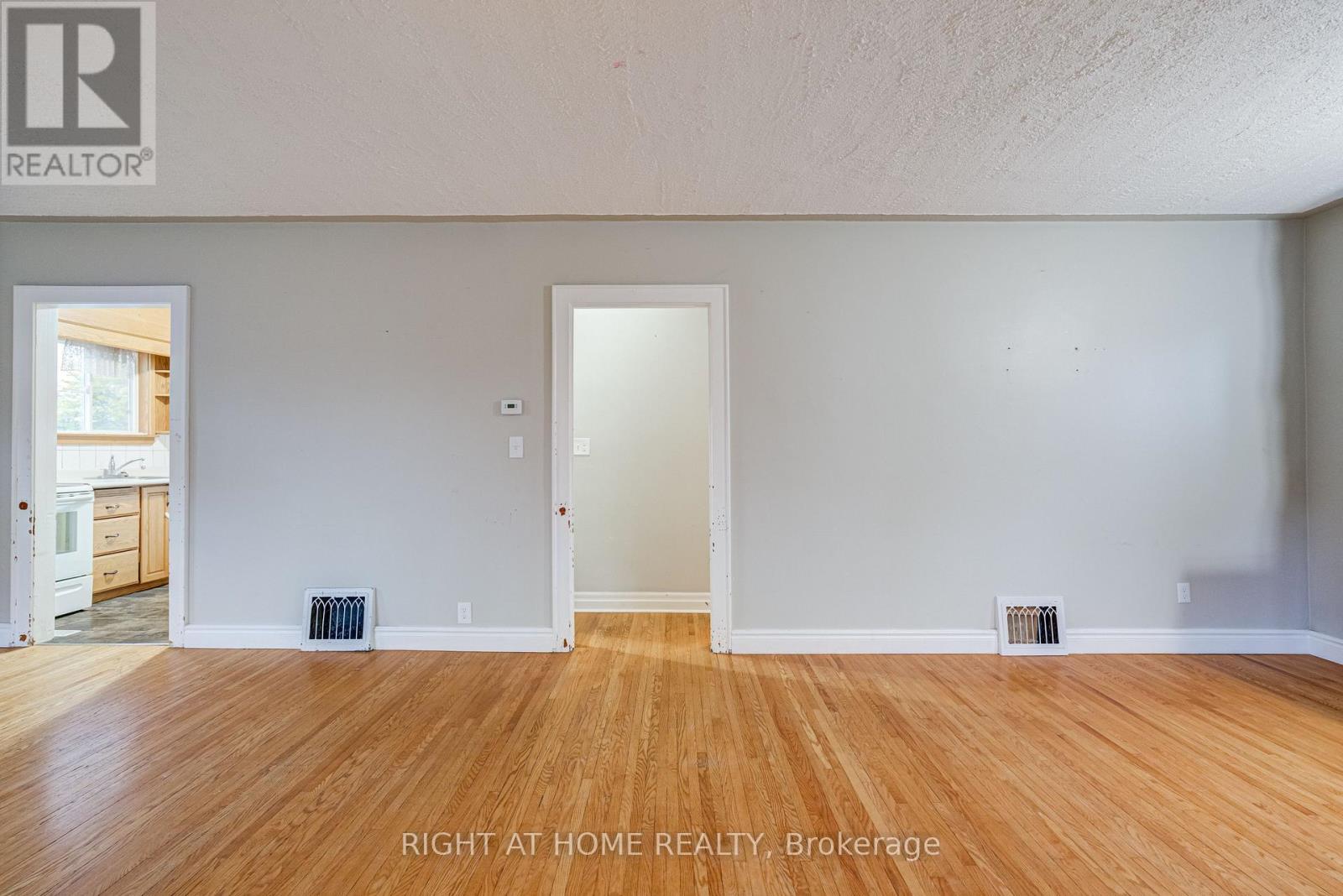 38 Washington Street Property Photo 8