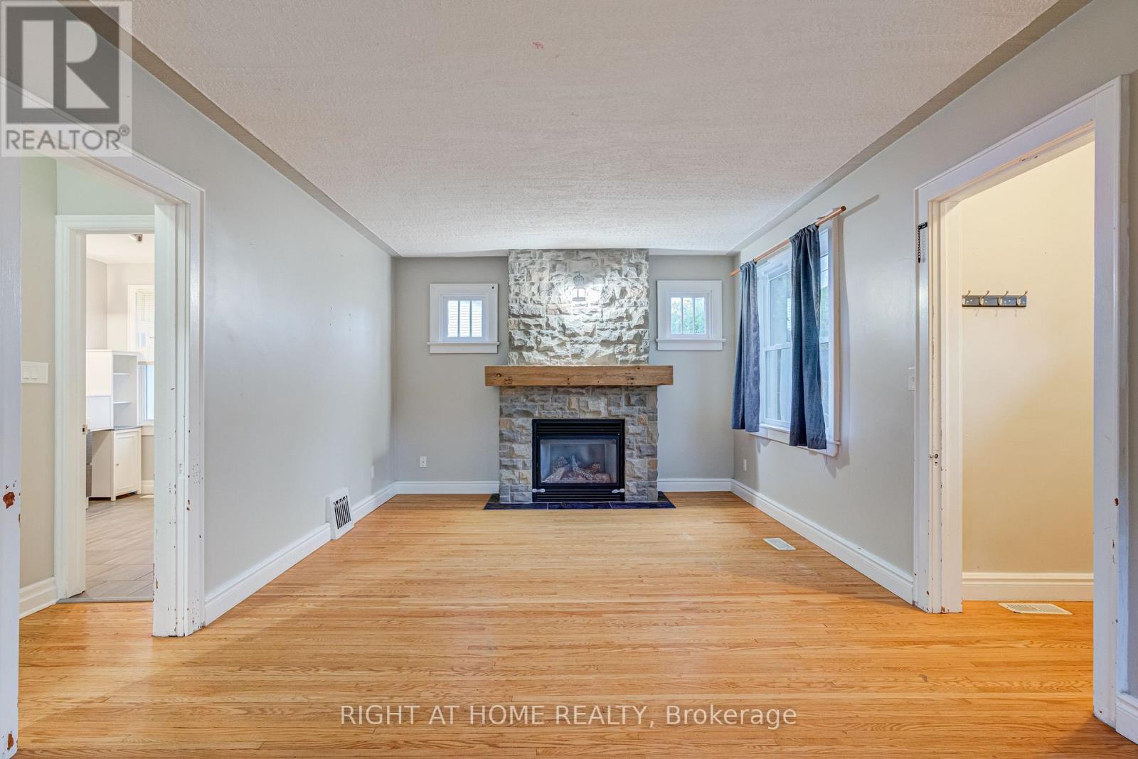 38 Washington Street Property Photo 9