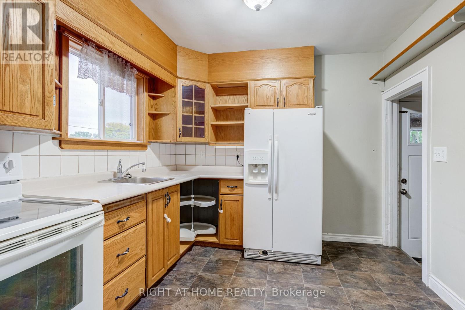 38 Washington Street Property Photo 12