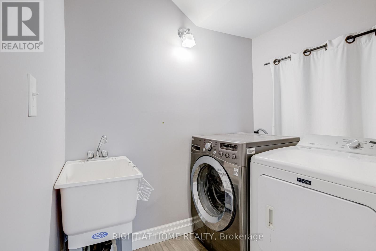 38 Washington Street Property Photo 21