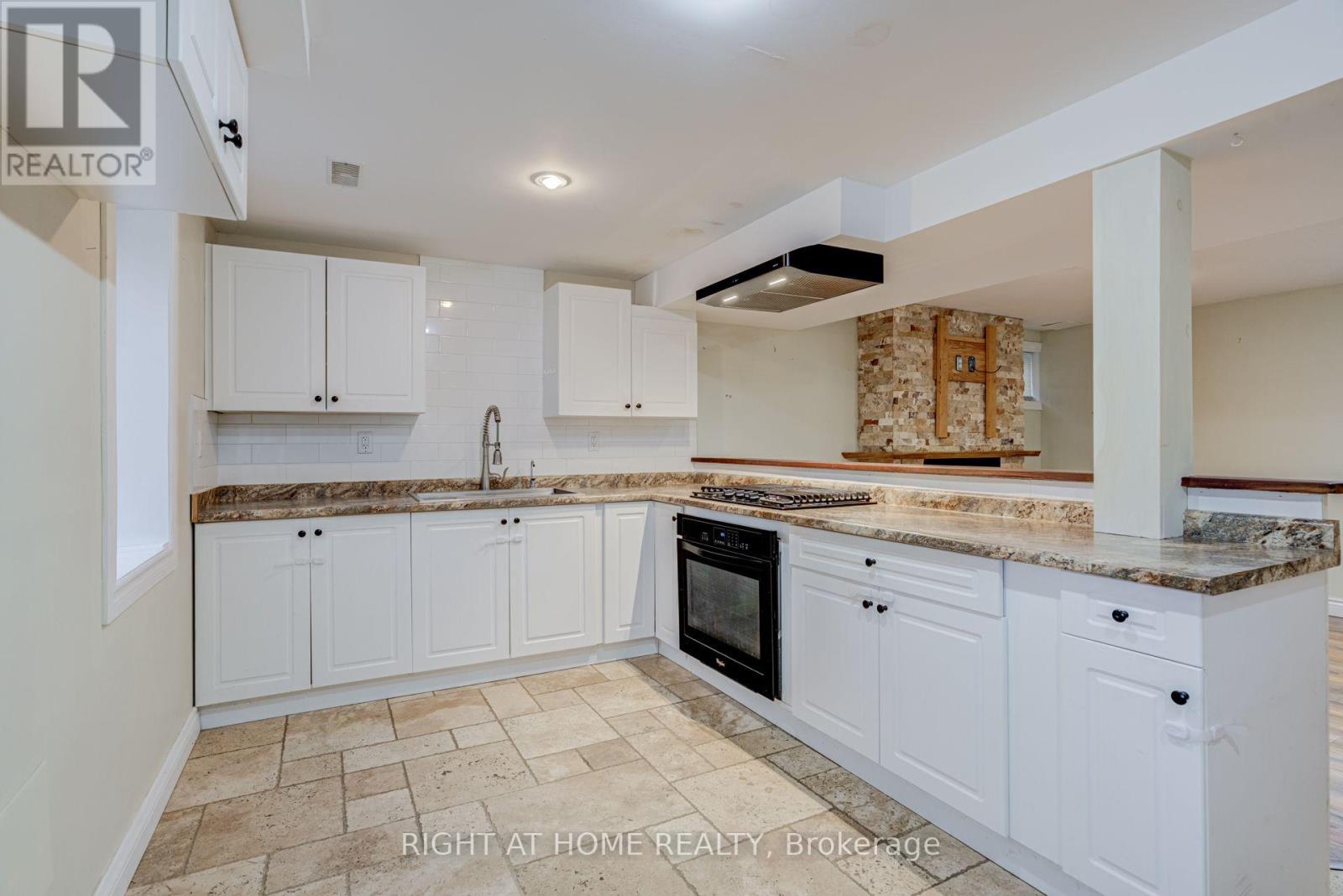 38 Washington Street Property Photo 28