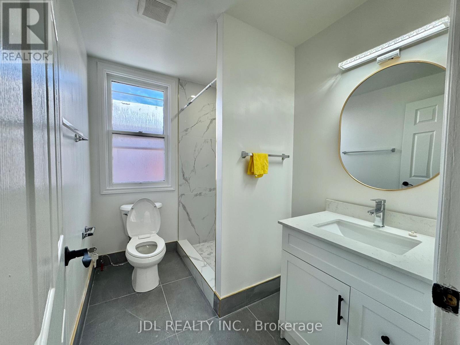 6269 Ash Street Property Photo 8