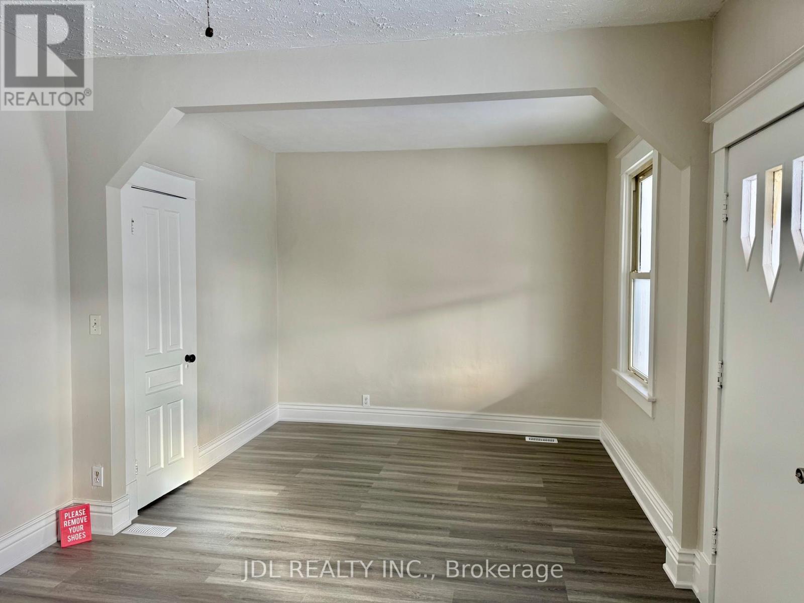 6269 Ash Street Property Photo 10