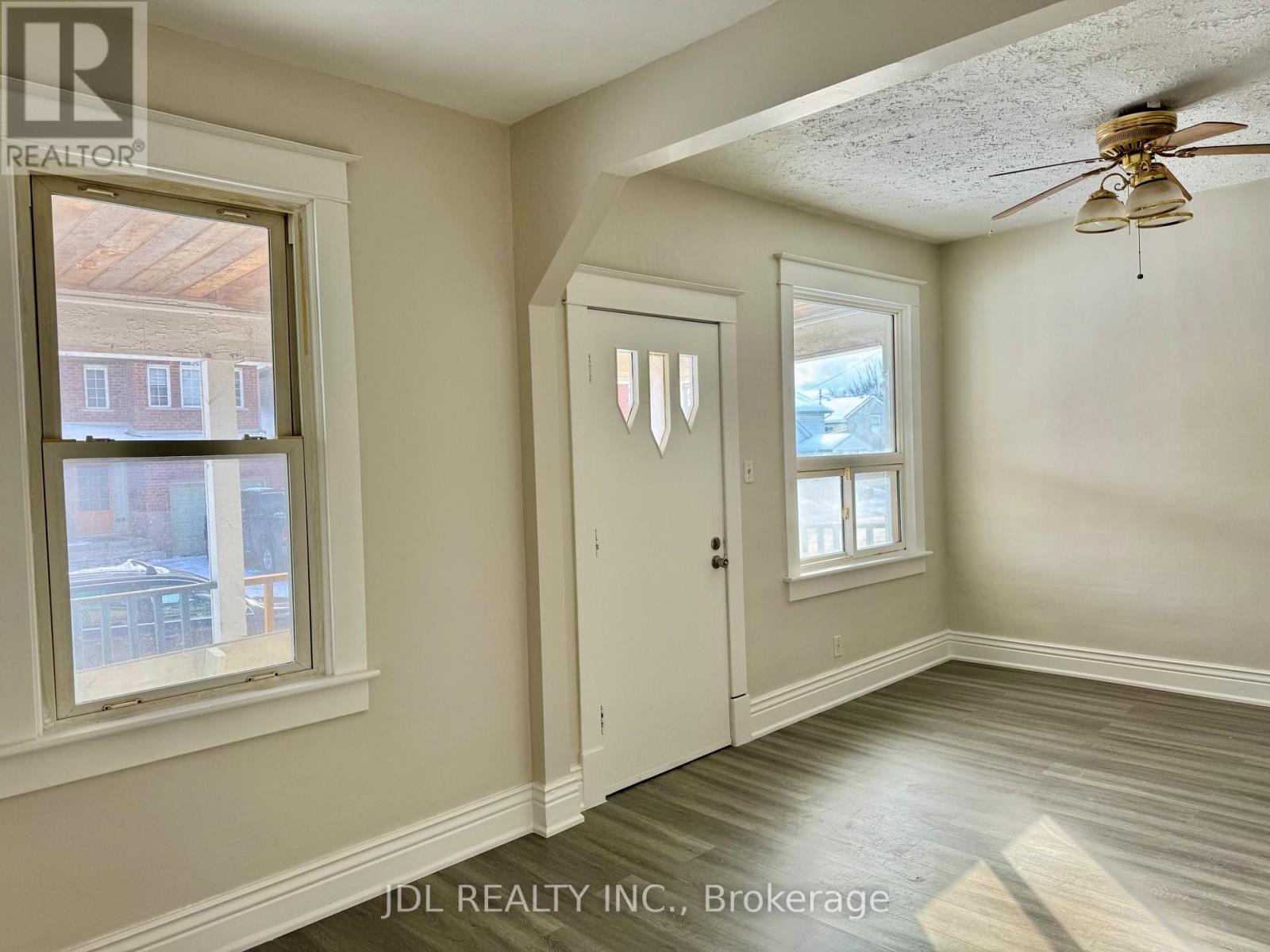 6269 Ash Street Property Photo 11