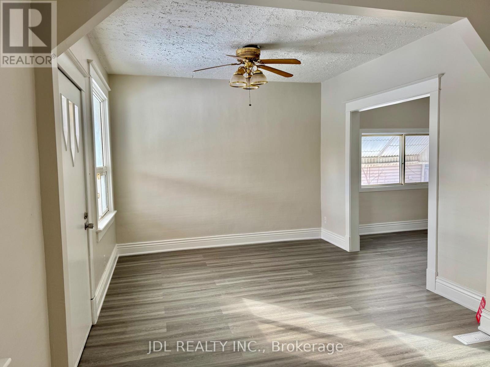 6269 Ash Street Property Photo 12