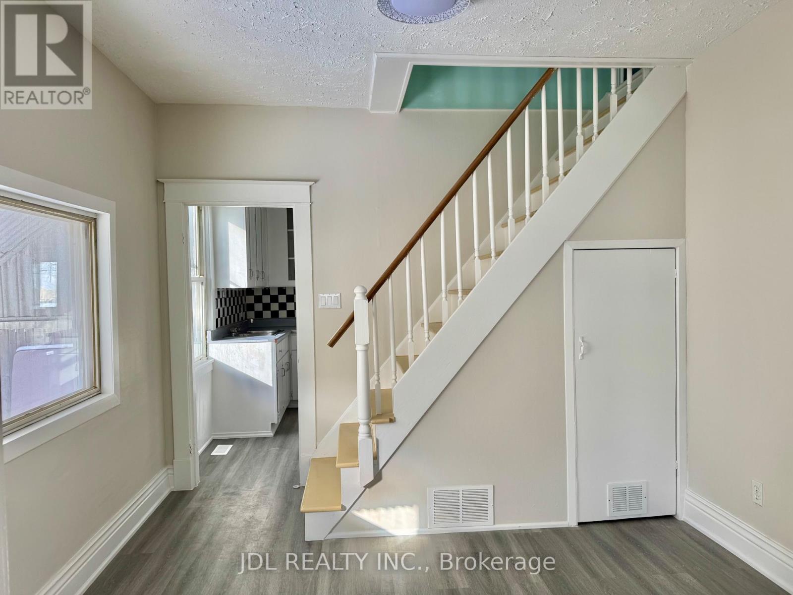 6269 Ash Street Property Photo 13
