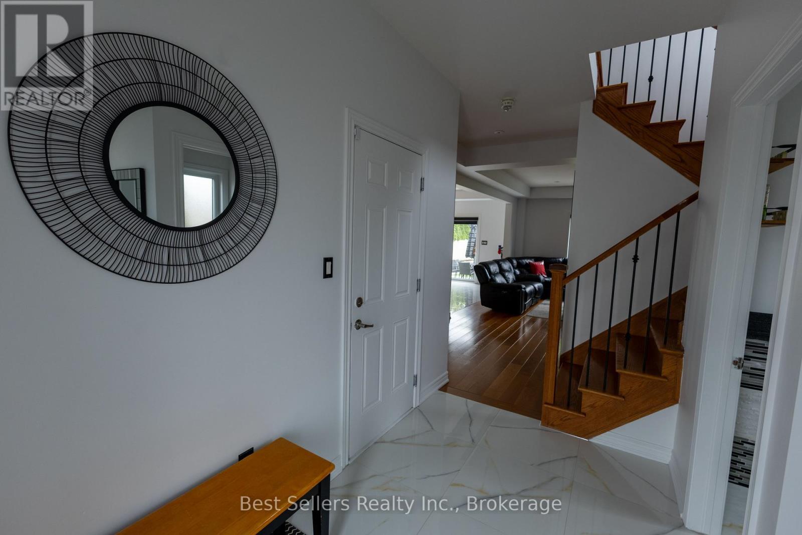 214 Cardinal Crescent Property Photo 11