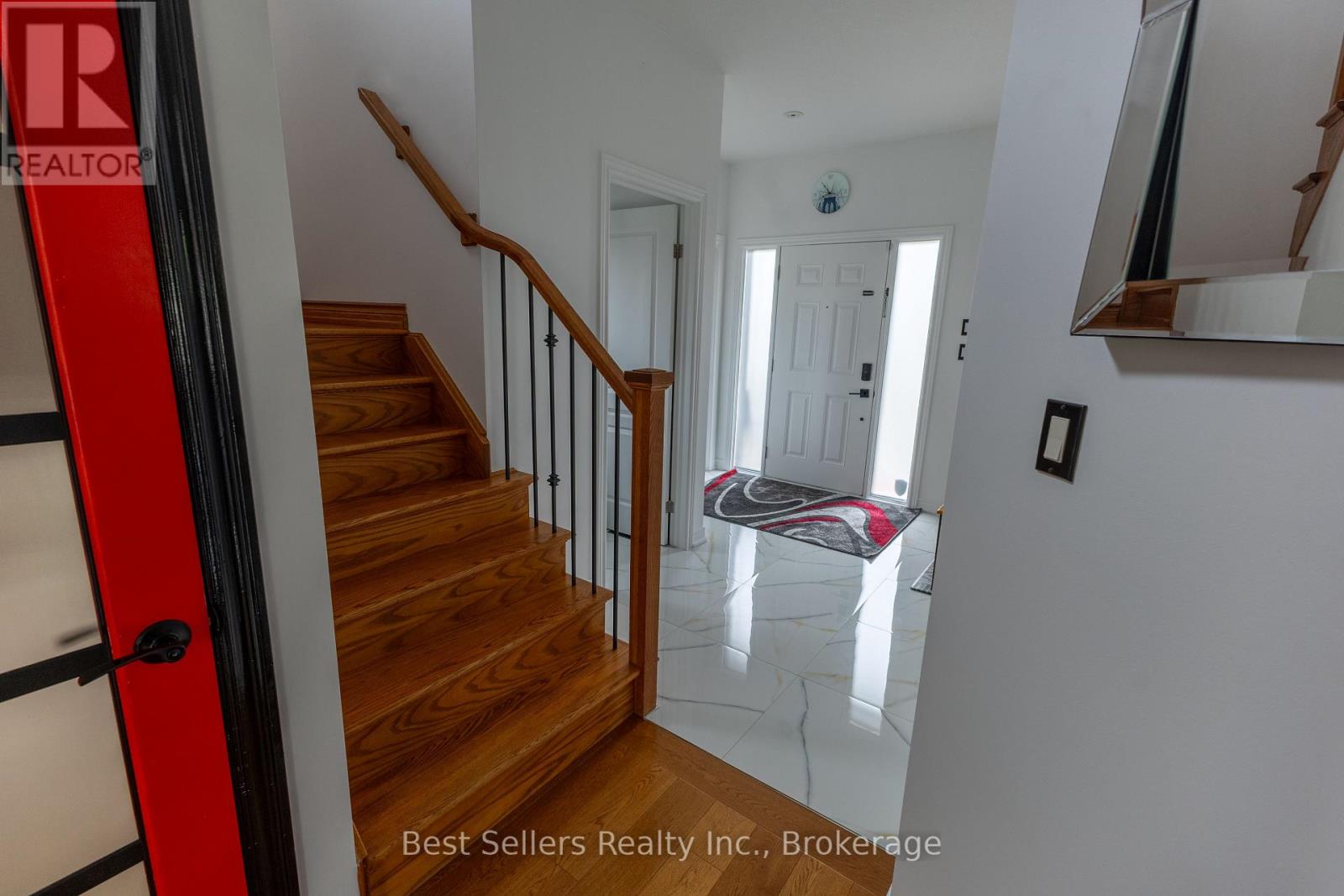 214 Cardinal Crescent Property Photo 12