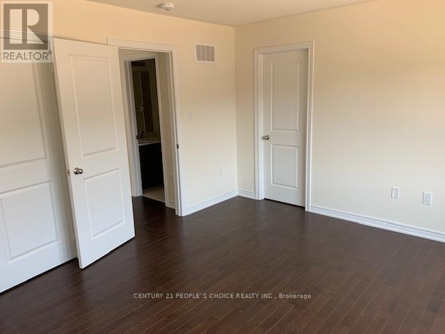 419 Black Cherry Crescent Property Photo 10