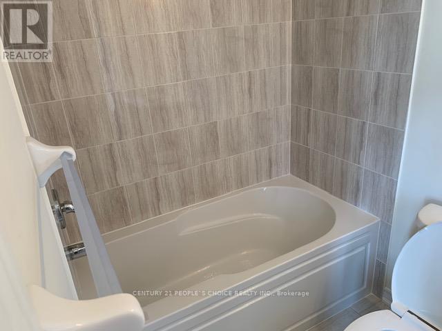 419 Black Cherry Crescent Property Photo 15