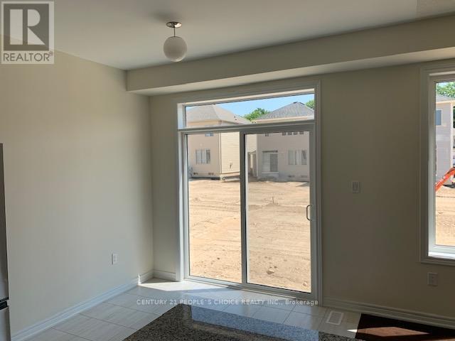 419 Black Cherry Crescent Property Photo 23