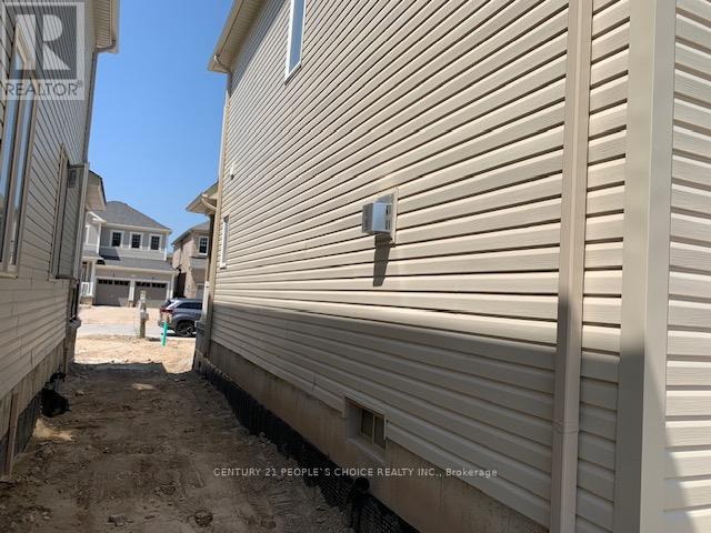 419 Black Cherry Crescent Property Photo 25