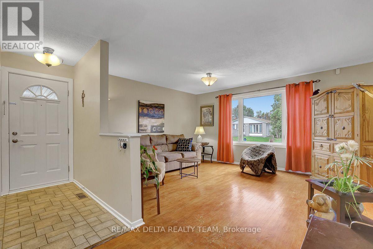 11 Courtney Road Property Photo 10