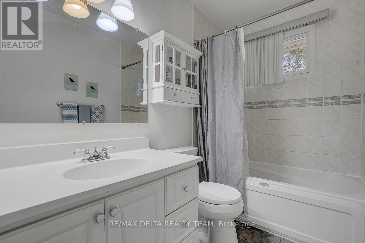 11 Courtney Road Property Photo 28