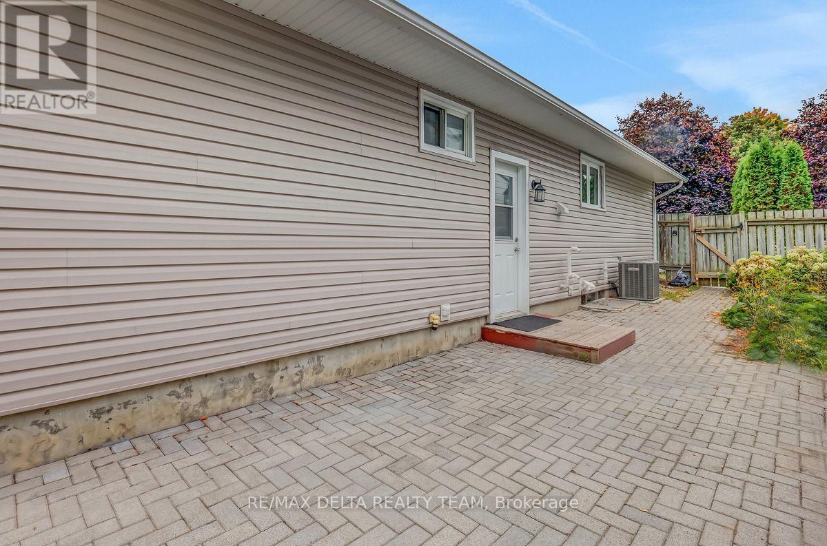 11 Courtney Road Property Photo 43