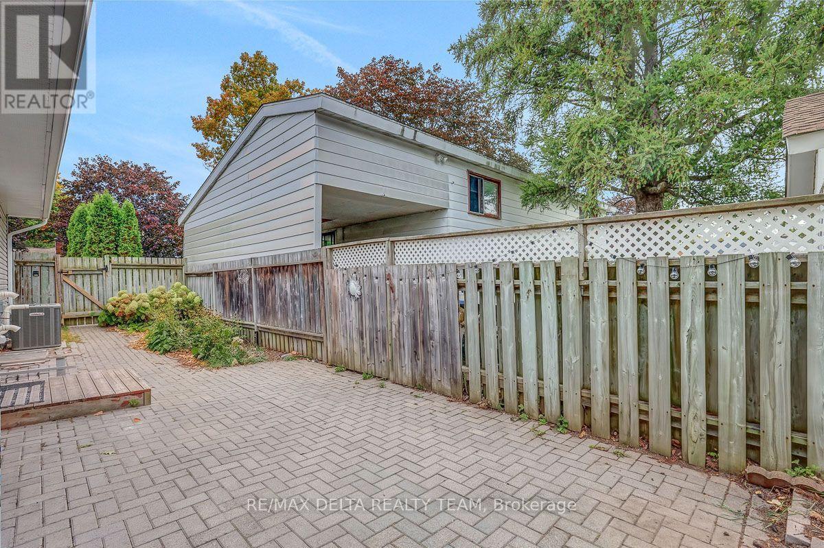 11 Courtney Road Property Photo 45