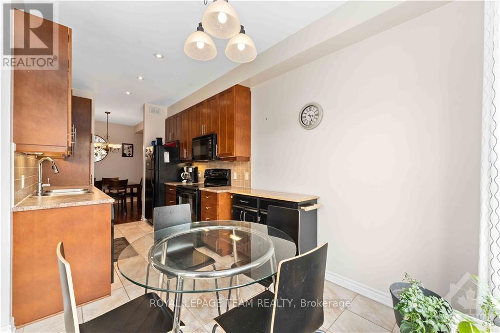 112 Furness Way Property Photo 16