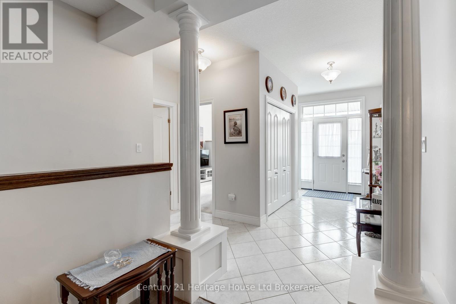 619 Fox Hollow Court Property Photo 6