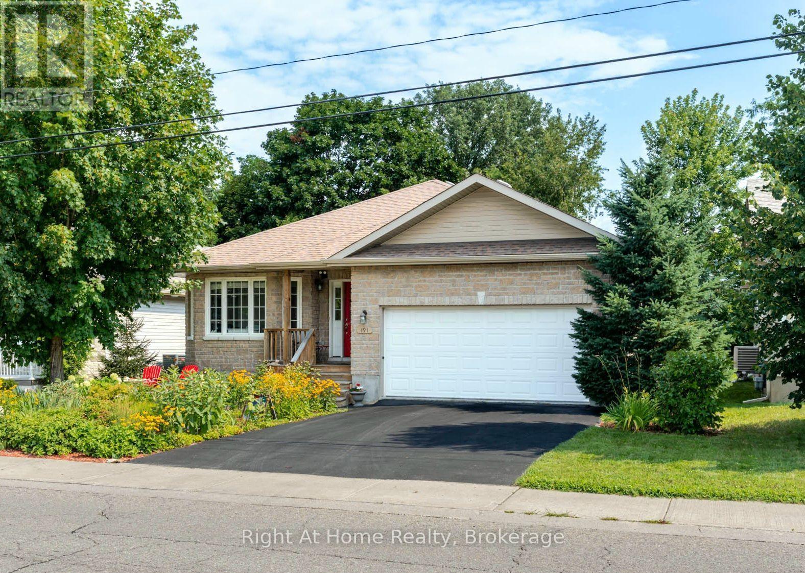 191 Harold Street Property Photo 2
