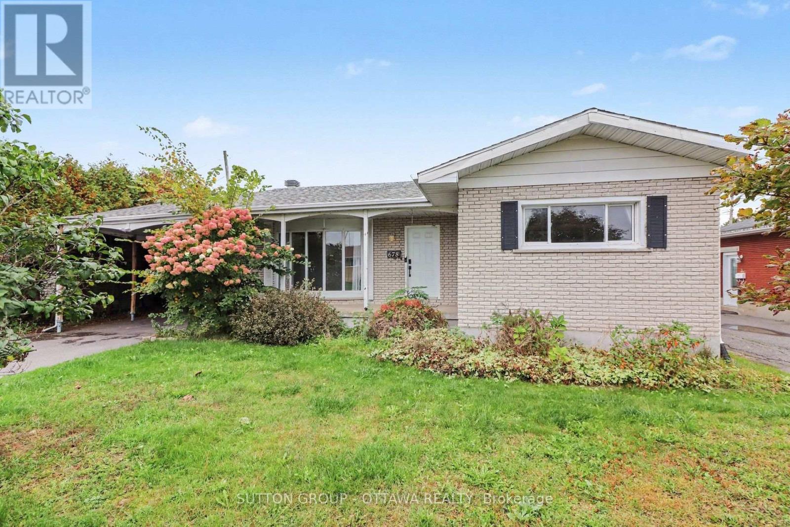 678 Rejane Crescent Property Photo 2