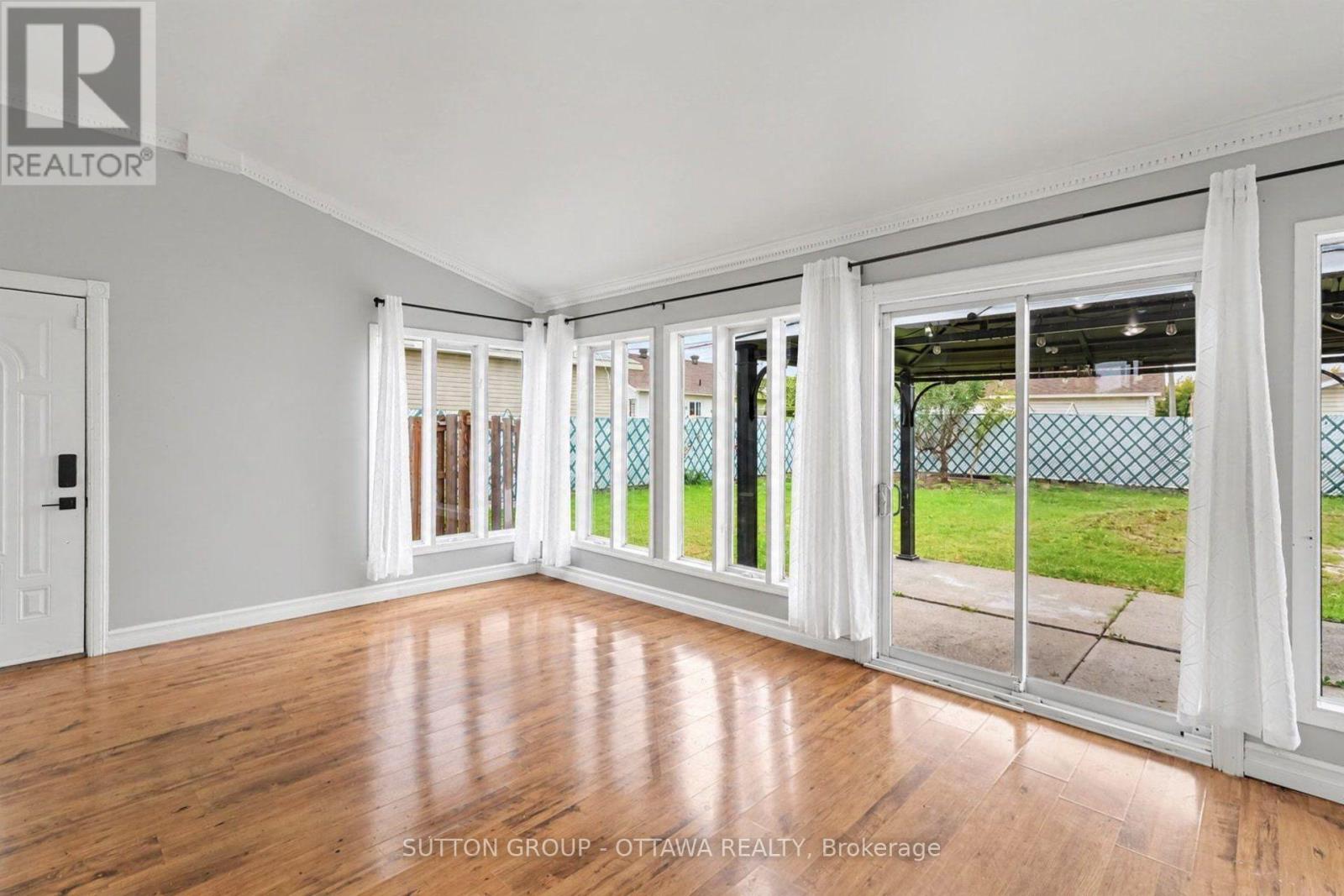 678 Rejane Crescent Property Photo 9