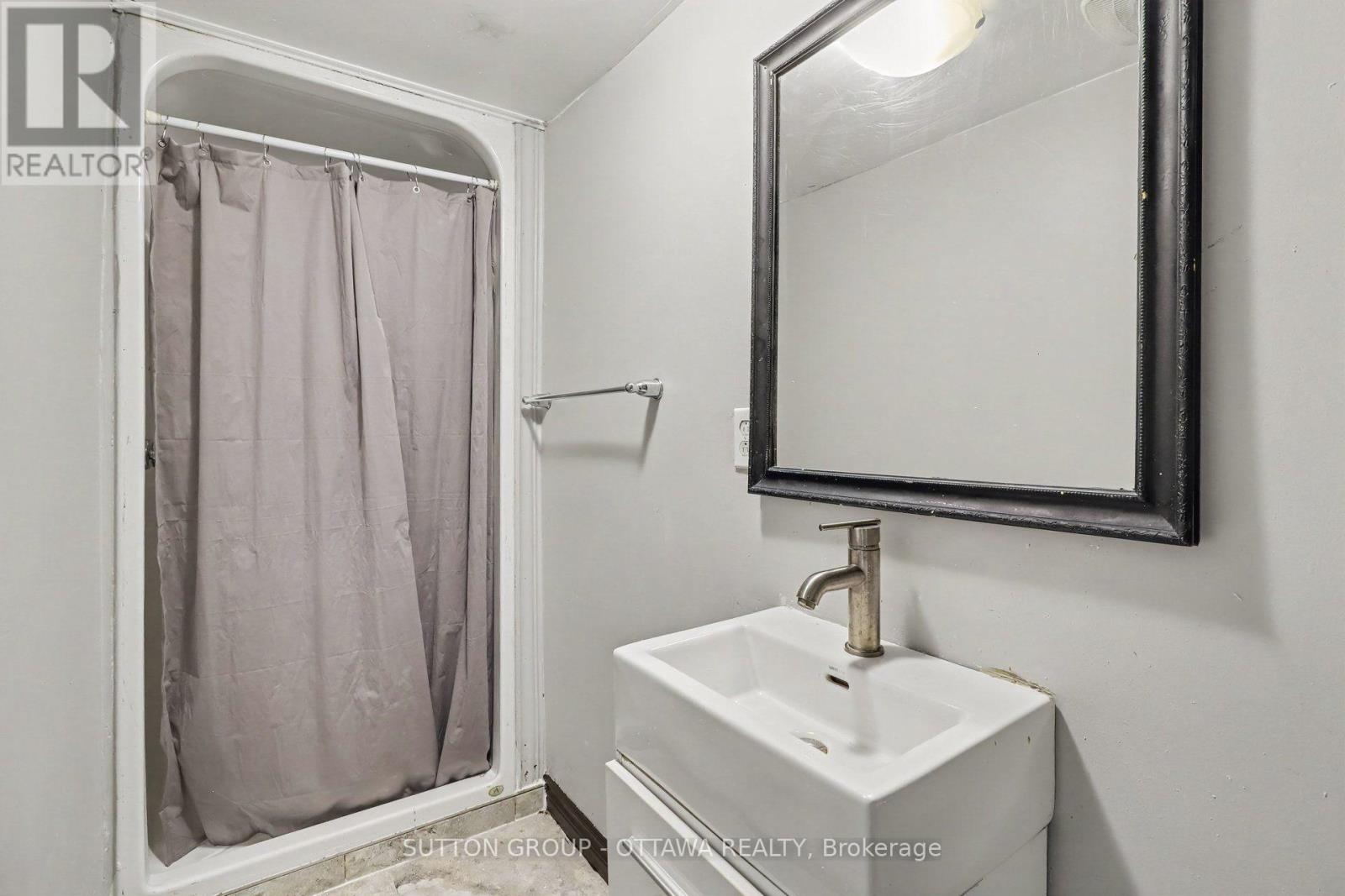 678 Rejane Crescent Property Photo 23