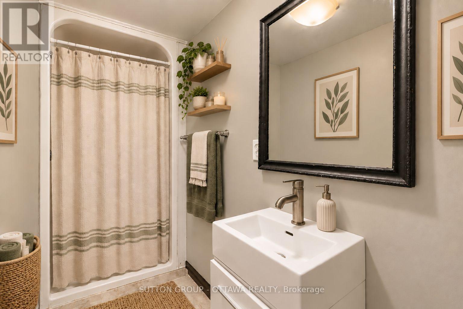 678 Rejane Crescent Property Photo 24
