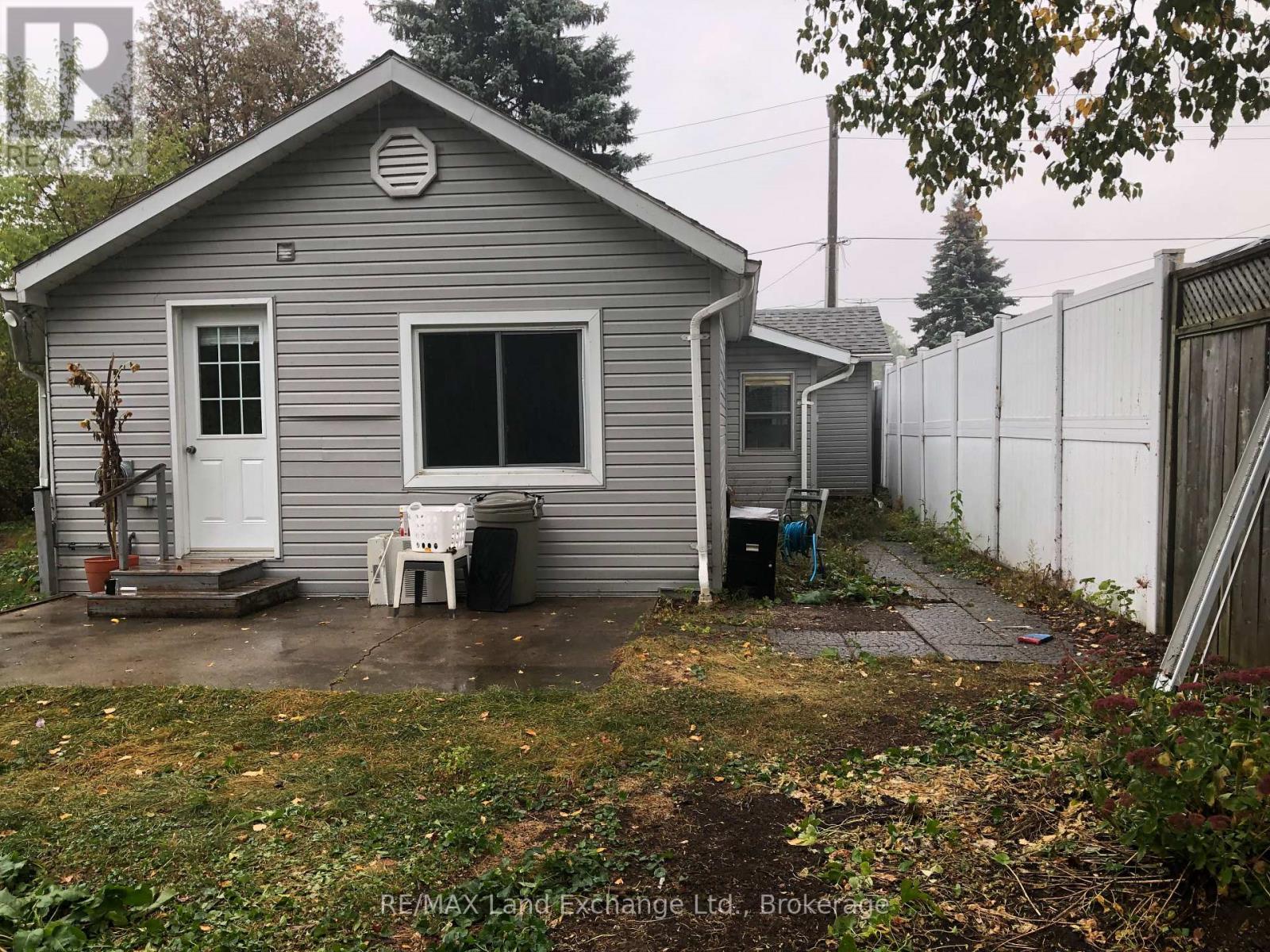 188 Broadway Street Property Photo 6