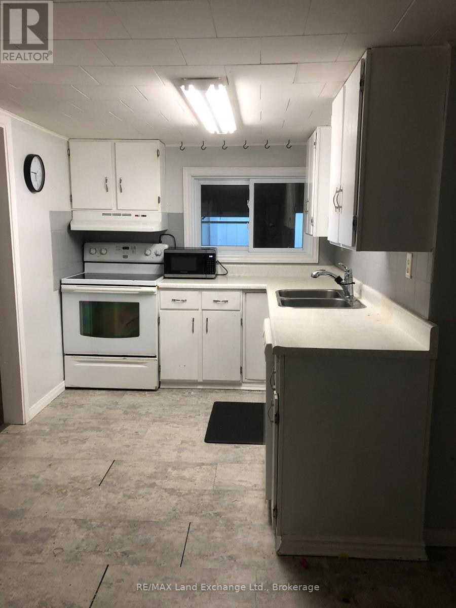 188 Broadway Street Property Photo 10