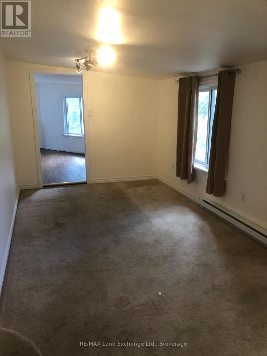 188 Broadway Street Property Photo 23