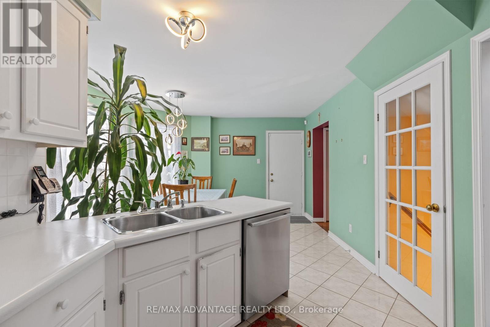 122 Barrydale Crescent Property Photo 12