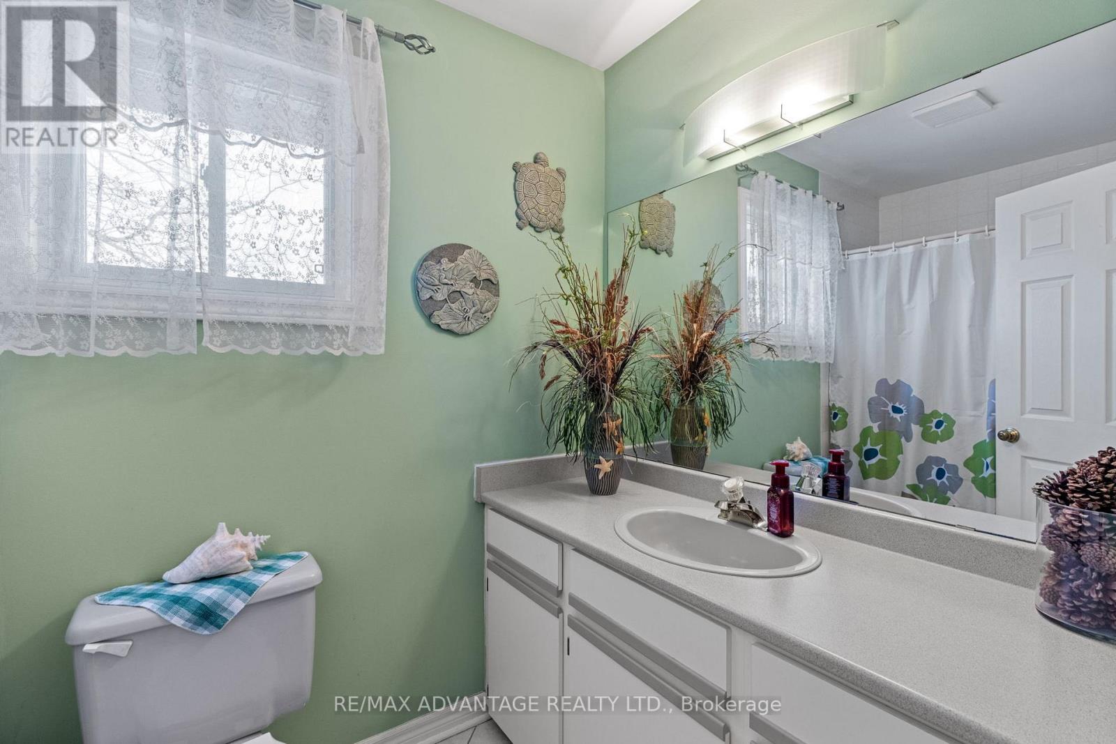 122 Barrydale Crescent Property Photo 34