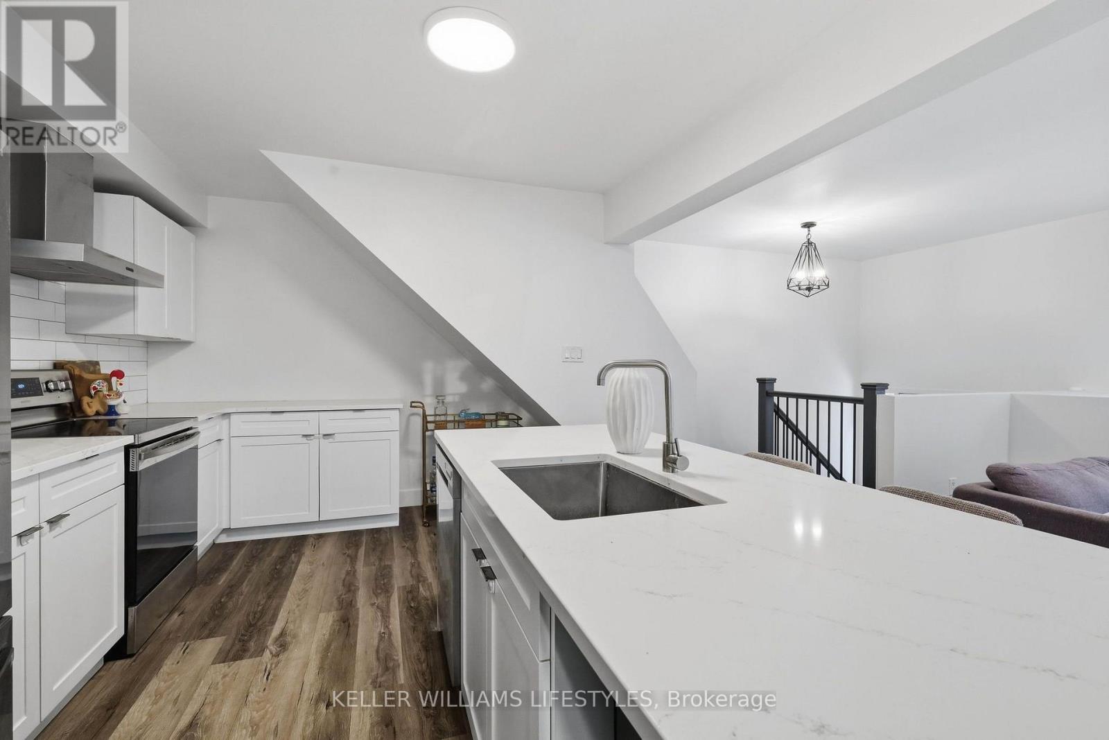 36 - 105 Andover Drive Property Photo 11