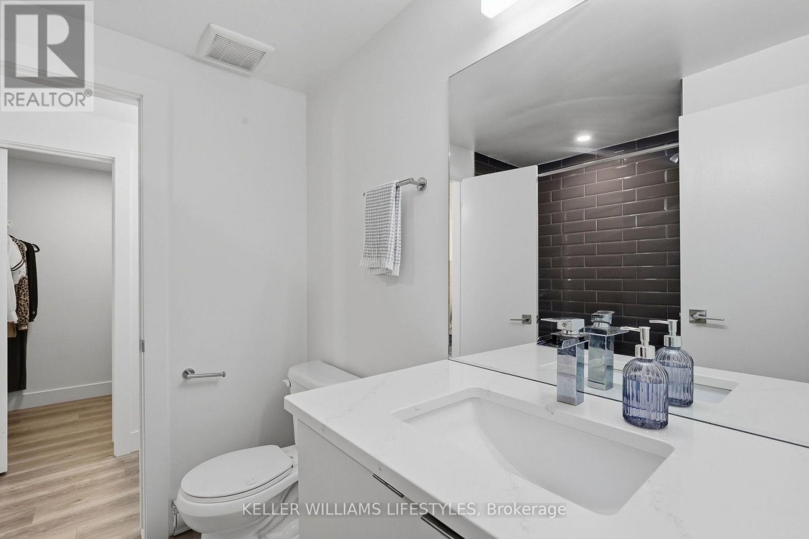 36 - 105 Andover Drive Property Photo 18