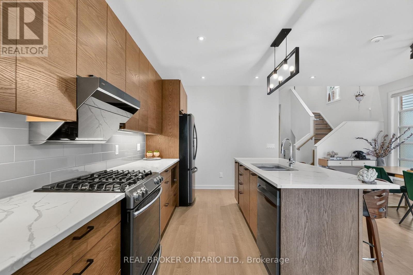 1071 Lunar Glow Crescent Property Photo 14