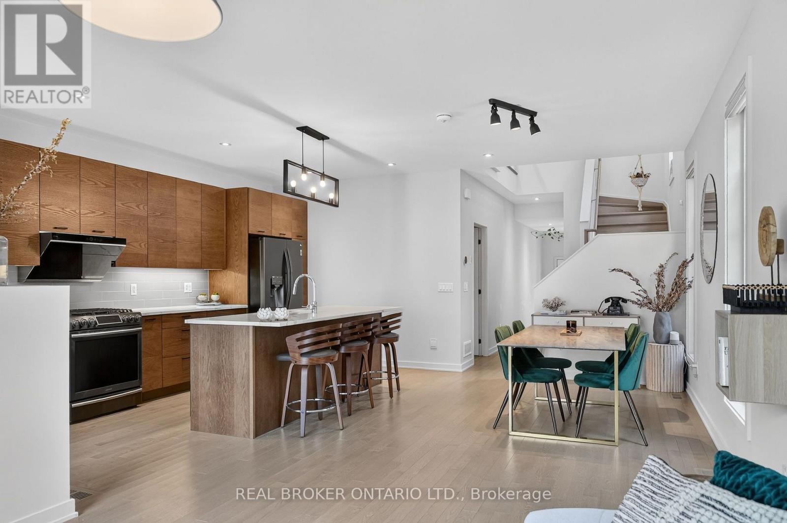 1071 Lunar Glow Crescent Property Photo 16