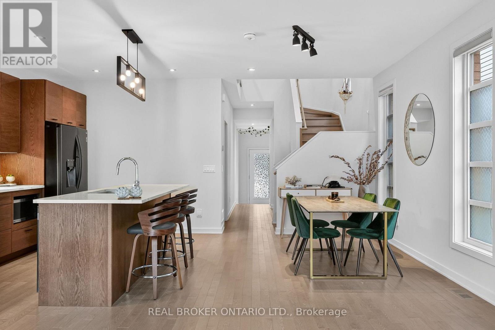 1071 Lunar Glow Crescent Property Photo 25