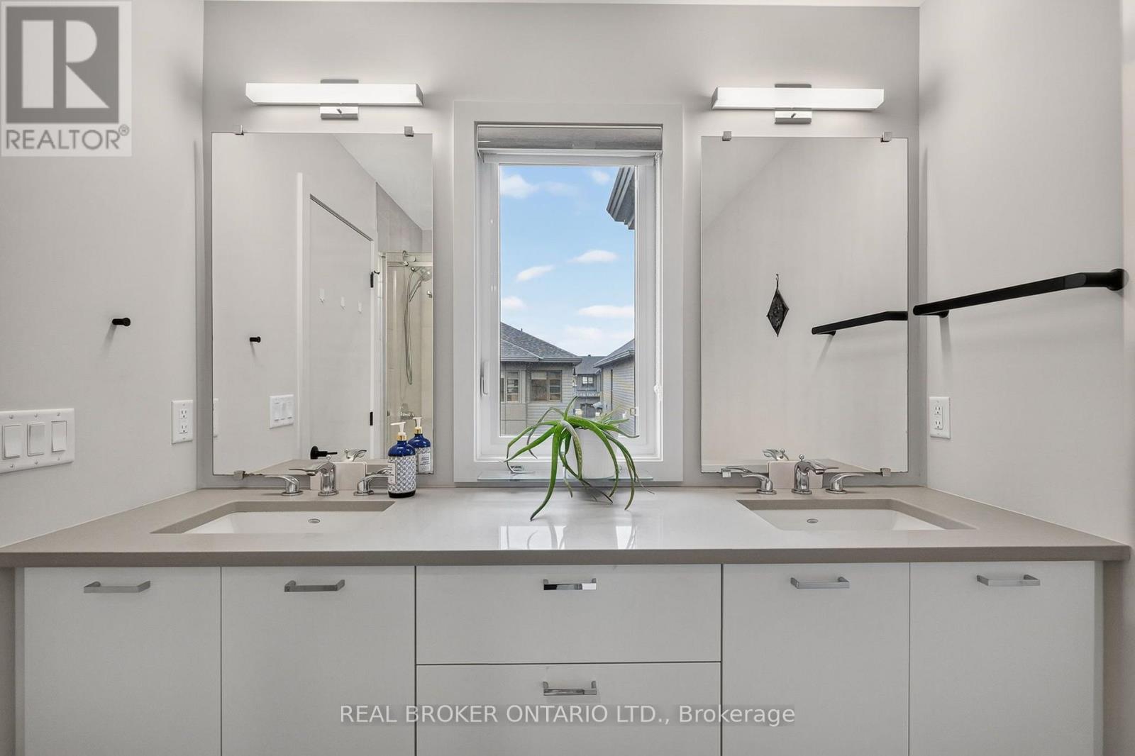 1071 Lunar Glow Crescent Property Photo 34