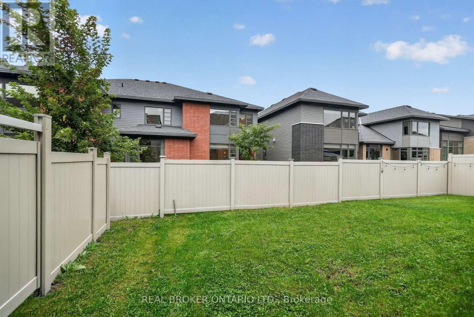 1071 Lunar Glow Crescent Property Photo 48