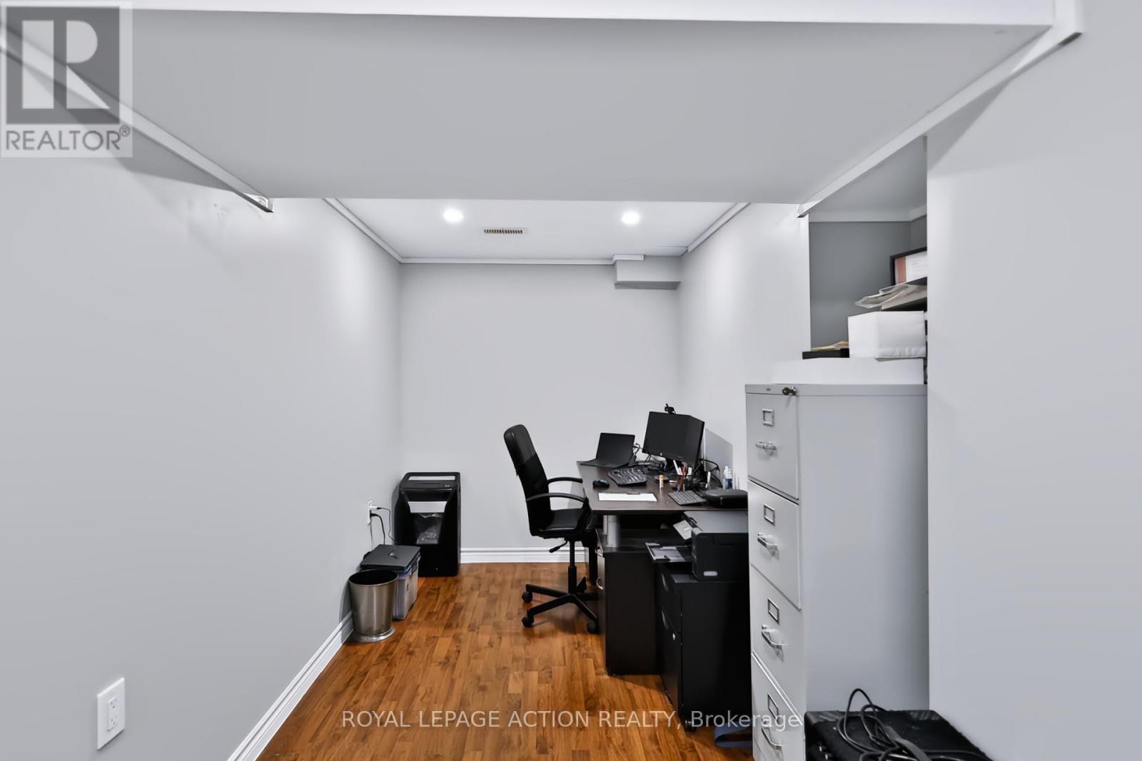 48 Holkham Avenue Property Photo 29