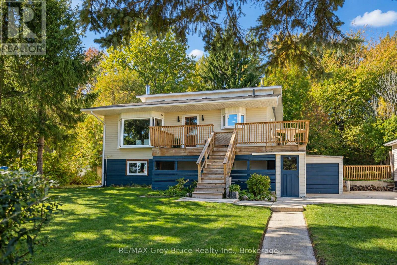 150 Macintosh Drive Property Photo 2