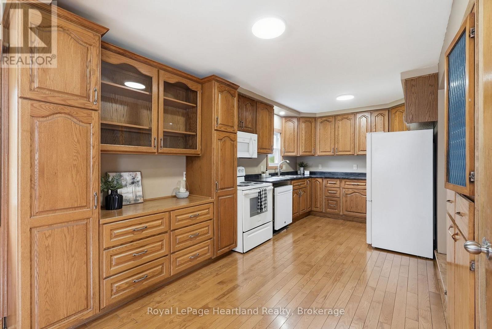 2058 James Street Property Photo 10