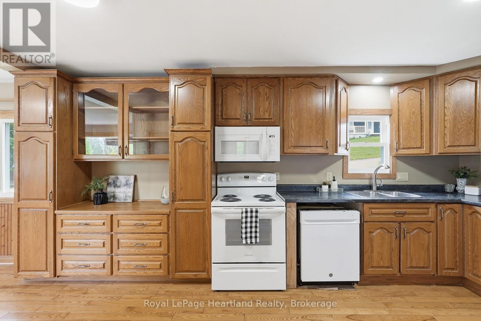 2058 James Street Property Photo 12