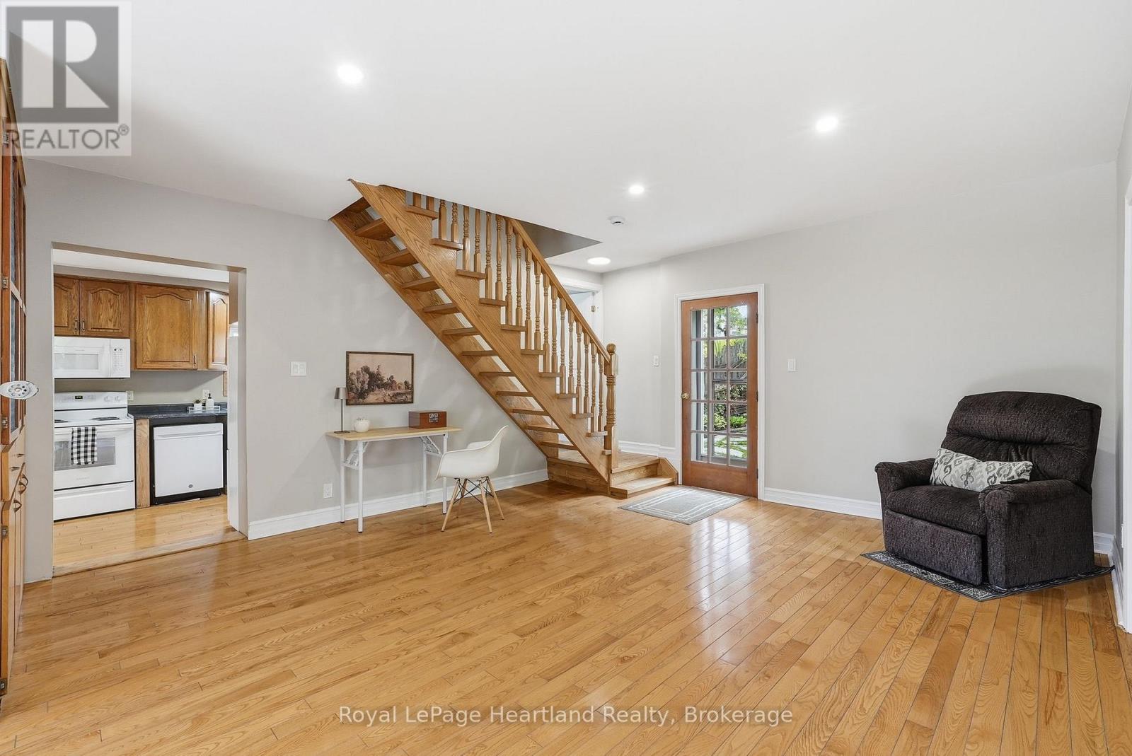 2058 James Street Property Photo 24