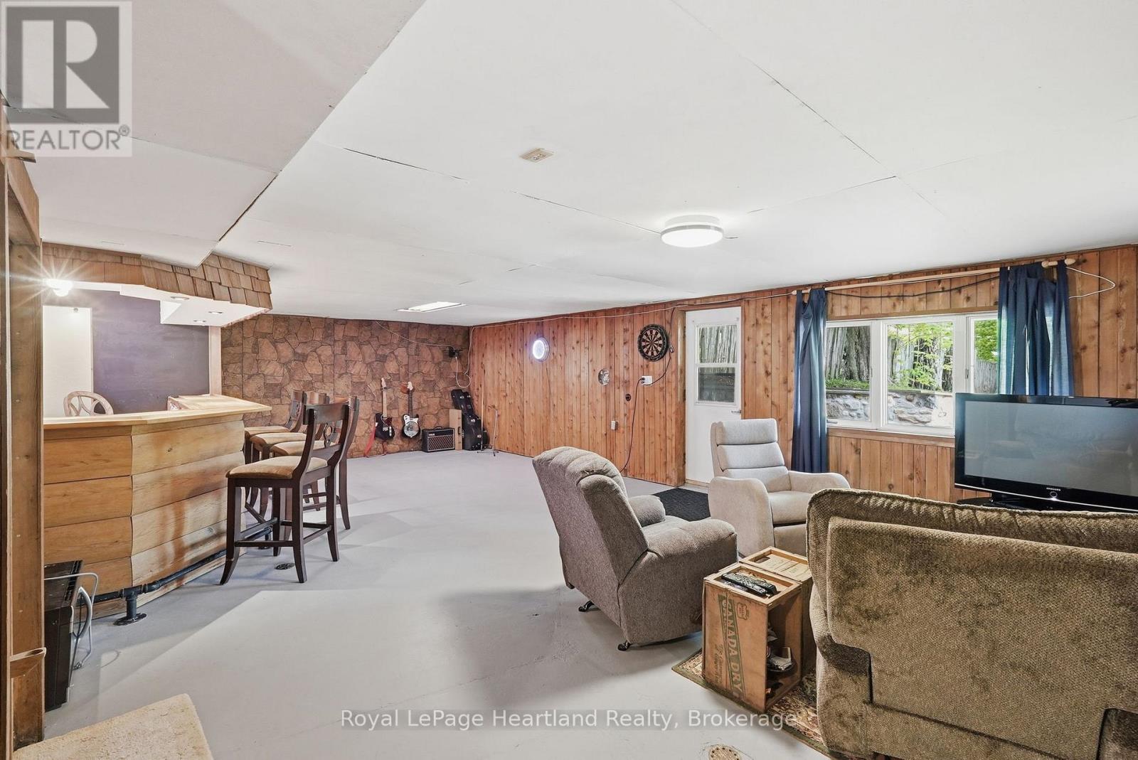 2058 James Street Property Photo 28